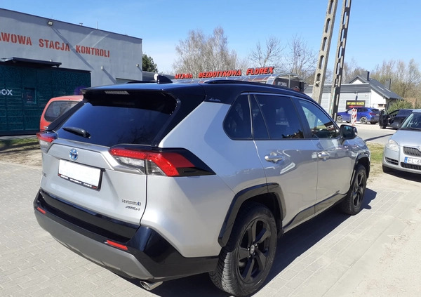 Toyota RAV4 cena 149800 przebieg: 74000, rok produkcji 2020 z Sierpc małe 497